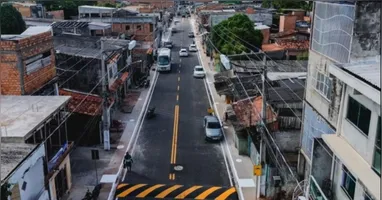 Intervenções beneficiam mais de 2.500 moradores com drenagem profunda, pavimentação asfáltica e serviços de terraplenagem