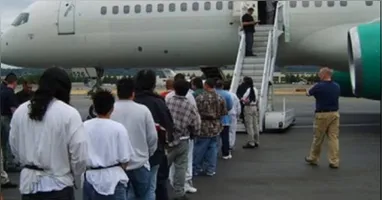 EUA tem intensificado deportação, inclusive, de brasileiros