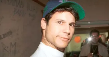 Corpo de Dinho e dos outros integrantes dos Mamonas Assassinas foram exumados 30 anos após acidente.