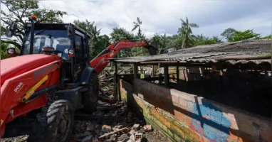 Prefeitura de Belém remove chiqueiro irregular no canal do Mata Fome e intensifica ações contra alagamentos no Tapanã após chuvas históricas.