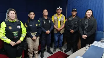 União de forças: Medina (DMTU), Newara (PRF), Claudmila (GMM), Francisca (Patrimonial) e Delegada Civil Simone Felinto celebram o espaço conquistado na segurança de Marabá.