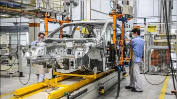 Montadora planeja operação mais enxuta para enfrentar concorrência global.