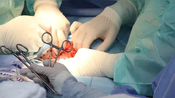 O cirurgião responsável pelo caso confirmou que, até o momento, será necessária apenas uma intervenção cirúrgica no pequeno Doryan Miguel.