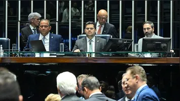 Senadores constataram, ao longo da tramitação, que o projeto aprovado pela Câmara abria margem para condenados por crimes diferentes daqueles relacionados ao 8 de janeiro também serem beneficiados.