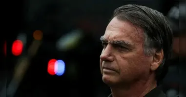 STF autorizou a cirurgia de Jair Bolsonaro após perícia oficial da Polícia Federal confirmar a necessidade do procedimento.