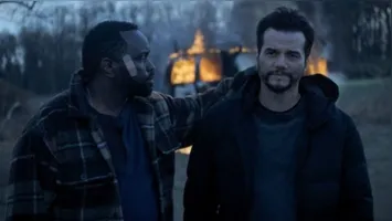 Se você acabou de assistir a O Agente Secreto e quer aproveitar mais um pouco de Wagner Moura antes do fim do ano, vale a pena conferir Ladrões de Drogas, disponível no Apple TV+.