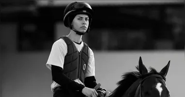 Promessa do turfe brasileiro, Joaquim Pavoski Dapper, de 16 anos, morreu após uma queda durante um páreo no Hipódromo da Gávea.