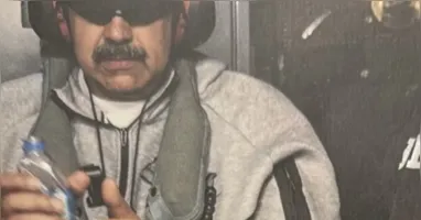 A foto, divulgada antes de uma coletiva, intensificou a repercussão internacional sobre o destino do presidente venezuelano.