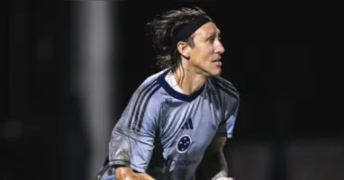 O jogador sofreu uma lesão multiligamentar no joelho esquerdo