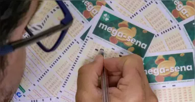 A Mega-Sena pode pagar R$ 55 milhões no concurso 2.963, nesta quinta-feira (22)