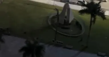 A Praça  Santuário está parcialmente sem energia elétrica em alguns postes por conta de um problema técnico no sistema elétrico do espaço.
