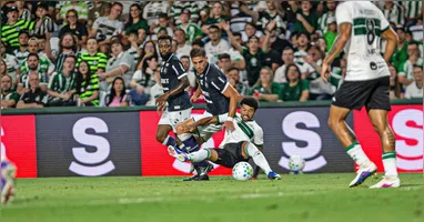 Leão Azul perdeu mais uma e Sávio (esquerda) foi o pior em campo