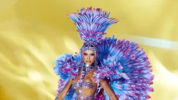 Sabrina Sato fala sobre a vida íntima de passistas no Carnaval, destacando a liberdade e a alegria de desfilar aos 45 anos