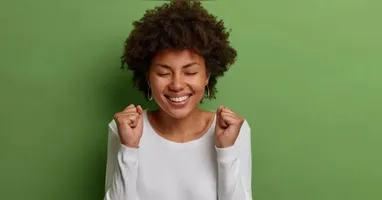 Apesar de parecer que tudo está dando errado, a vitória está chegando e não aparece apenas quando como sucesso material, mas também como clareza, equilíbrio interno e realização de objetivos que pareciam distantes.