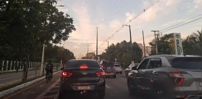 Avenida João Paulo II é uma das principais vias de acesso.
