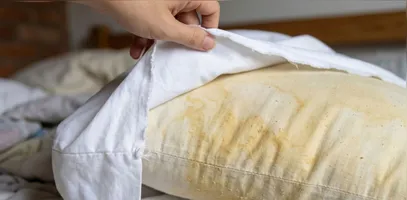 O que significa quando o travesseiro fica amarelado mesmo com a fronha sempre limpa? Veja detalhes!