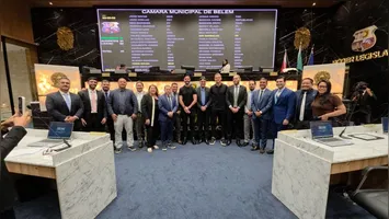 Atletas do Remo recebem homenagens da Câmara.