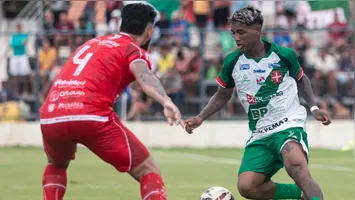 Tuna até jogou bem no segundo tempo, mas não converteu em gols