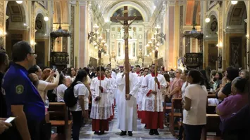 Um dos momentos mais marcantes da liturgia é o rito do Lava-Pé