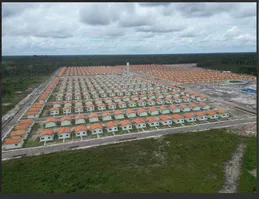 O empreendimento deve beneficiar cerca de 3,2 mil pessoas, garantindo acesso à casa própria.