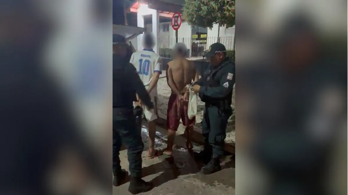 Imagem ilustrativa da notícia Dupla tenta fugir de viatura da PM mas acaba presa com maconha