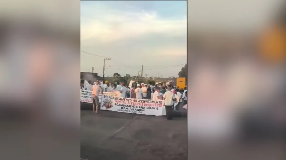 Imagem ilustrativa da notícia Manifestantes interditam trecho da PA-150 em Goianésia