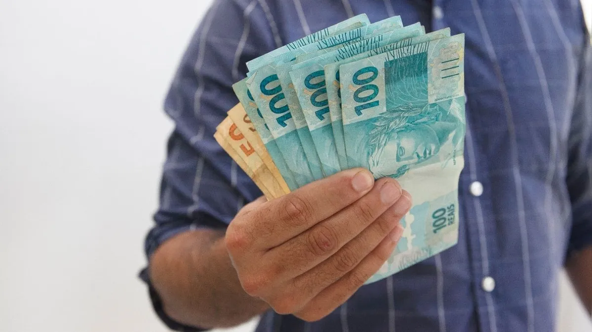 Imagem ilustrativa da notícia Abono salarial PIS/Pasep: pagamentos para nascidos em março e abril começam hoje