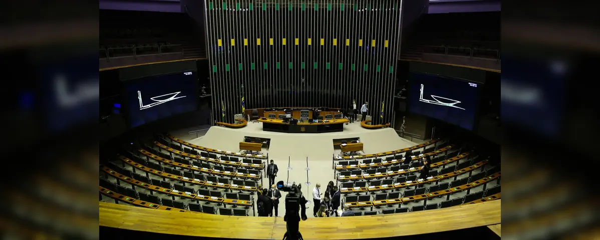 O edital, publicado na última sexta-feira (23), oferece 40 vagas imediatas e 40 para cadastro de reserva.