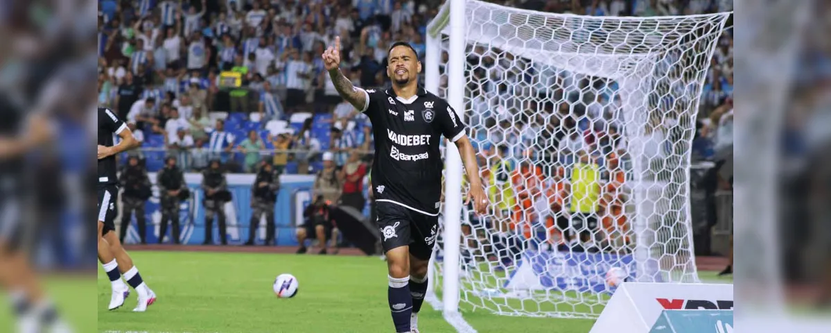 Pikachu marcou, mas gol foi anulado por impedimento de Alef Manga.