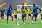 Panagiotis (amarelo) está de saída do Baenão
