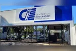 As bolsas-auxílio variam conforme a carga horária e a empresa contratante, e todas incluem auxílio-transporte.