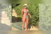 Christina Rocha aos 68 anos exibe boa forma e arranca elogios em foto de biquíni publicada no Instagram.