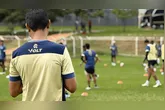 Remo faz treino estratégico no CT do Vila Nova, em Goiânia.