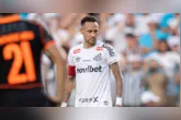 Participação discreta e passes errados marcaram a atuação de Neymar no clássico contra o Corinthians.