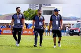 Hecton Alves, preparador físico, Ronan Teyzer, técnico, e Renye Farias, analista de performance, do Águia de Marabá; ônibus da equipe sofreu acidente na volta da Copinha