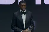 Ousmane Dembélé é o melhor jogador do mundo em 2025 da Fifa. O atleta do Paris Saint-Germain foi eleito como o melhor da temporada nesta terça-feira (15), durante o prêmio The Best 2025, realizado em Doha, no Catar. O atacante já havia vencido a Bola de Ouro, da France Football.