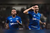 Christian celebra gol pelo Cruzeiro contra o Vitória