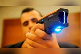 O uso de tasers passaria a ser regulamentado no Brasil em um cenário apenas de legítima defesa.