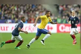 Danilo é o único remanescente do último jogo entre Brasil e França, em março de 2015.