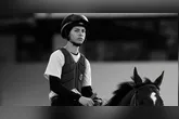Promessa do turfe brasileiro, Joaquim Pavoski Dapper, de 16 anos, morreu após uma queda durante um páreo no Hipódromo da Gávea.