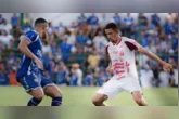 Jogadores do Águia de Marabá e Imperatriz disputam lance durante empate por 1 a 1 no Zinho de Oliveira, pela Série D do Campeonato Brasileiro.