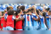 Jogadoras do Paysandu comemoram o gol de Stephany que garantiu a vitória bicolor sobre o Itacoatiara na estreia do Brasileirão Feminino A2, no Mangueirão.
