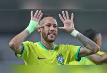 Neymar aproveitou a convocação para encher o bolso