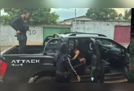 Agentes das polícias Civil e Militar durante a deflagração da megaoperação que mirou o tráfico de drogas e a lavagem de dinheiro em Redenção.