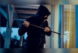 A família do jovem atribui sua agilidade à calma sob pressão e ao instinto de proteção.