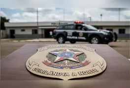 A polícia monitorava o suspeito devido à sua participação em um recente assalto a uma loja de aparelhos celulares