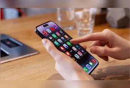 Expectativa sensorial: a síndrome do toque fantasma faz com que o cérebro interprete estímulos comuns do corpo como se fossem novos alertas no smartphone.