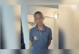 Um homem foi preso pela Polícia Militar no final da tarde desta segunda-feira (16), no bairro Liberdade