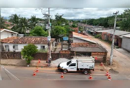 Técnicos da Equatorial Pará realizam a instalação de religadores inteligentes em postes de distribuição no sudeste do estado.