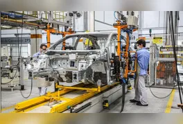 Montadora planeja operação mais enxuta para enfrentar concorrência global.